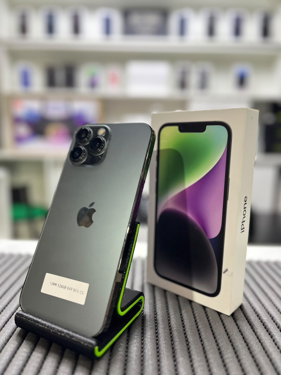 iPhone disponível na Westbay, loja em Cuiabá